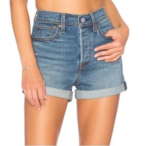LEVI’S high rise wedgie cuffed shorts jean shorts - size 24